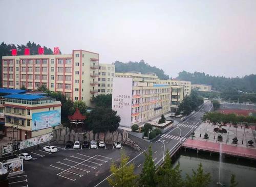 宜宾柳嘉职业技术学