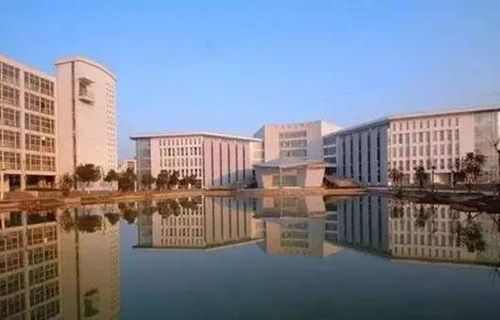 新疆水力水电技工学