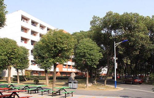 扬州高级技工学校